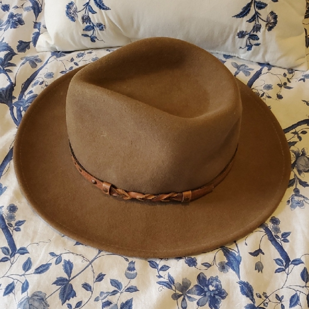 CURATED BY RUA'H KIBRIYA: Tan Fedora, Leather Band (22" Circumference) EUC